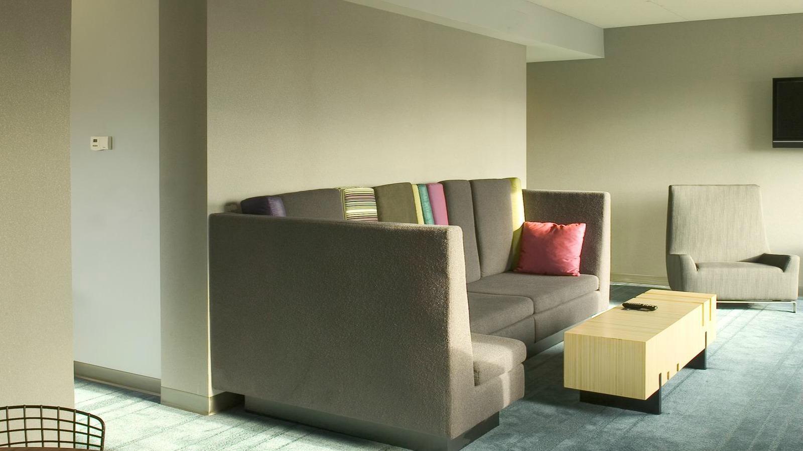 Aloft Hotel 3*