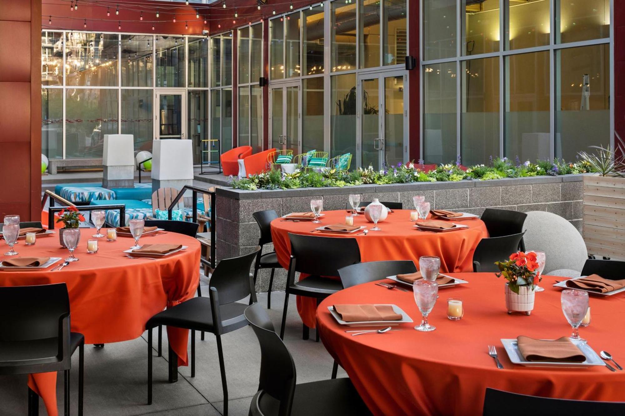Aloft Hotel 3*